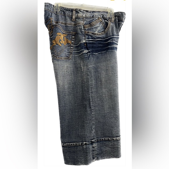 Women’s Design Back Denim Capri Pants      Size 15/16 - Picture 2 of 8